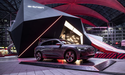 Elektromobilität mit dem neuen Audi e-tron am Flughafen München besichtigen