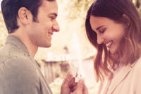 Der Verlobungsring für den Heiratsantrag – ohne Sorgen