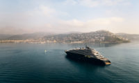 Die Karibik wie nie zuvor erleben: Luxuriöse Yachtreisen mit The Ritz-Carlton Yacht Collection