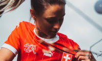 Für die Schweizer Frauenfussball-Nati das erste RE:FIBRE Trikot von PUMA
