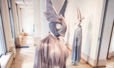 Kollektion „Paris hait gris“ von Charlie Le Mindu mit Hairdreams-Haaren