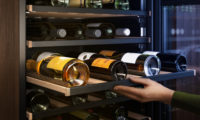 Perfekte Lagerung edler Tropfen: der Weinkühlschrank ProfiLine von Electrolux