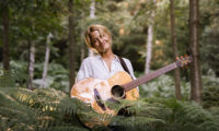 Selina Schildknecht: Eine aufstrebende Musikerin mit einem emotionalen Debütalbum